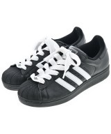 adidas スニーカー