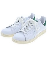 adidas スニーカー