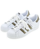 adidas スニーカー