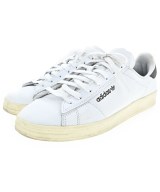 adidas スニーカー