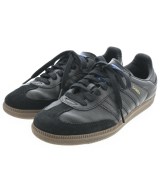 adidas スニーカー