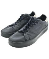 adidas スニーカー