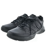 adidas スニーカー