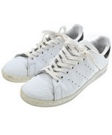 adidas スニーカー