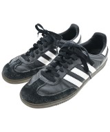 adidas スニーカー