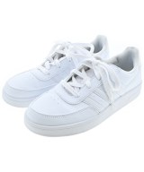 adidas スニーカー