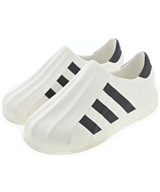 adidas スニーカー