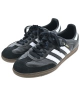 adidas スニーカー
