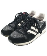 adidas スニーカー