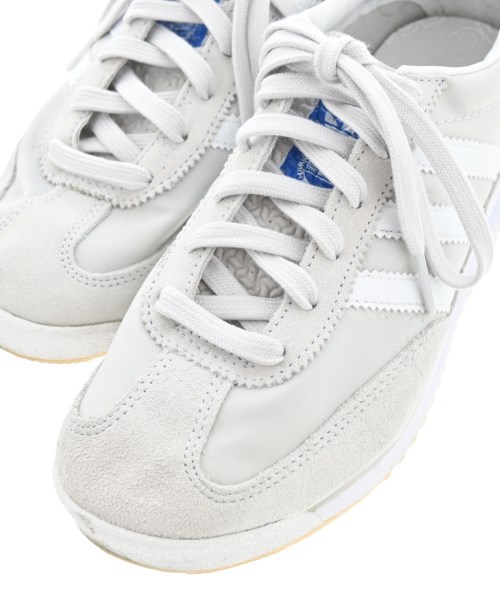 adidas（アディダス）スニーカー グレー サイズ:22.5cm レディース/2200612456051