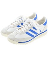 adidas スニーカー