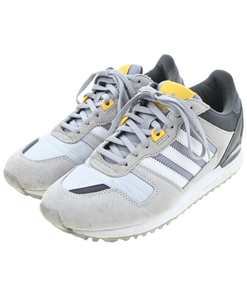 adidas スニーカー