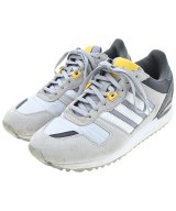 adidas スニーカー