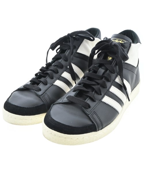 adidas スニーカー