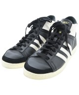 adidas スニーカー
