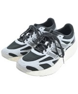 adidas スニーカー