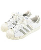 adidas スニーカー