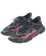 adidas スニーカー