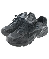 adidas（アディダス）スニーカー 黒 サイズ:24cm レディース/2200613444200