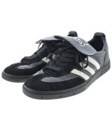 adidas スニーカー