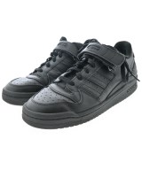 adidas スニーカー