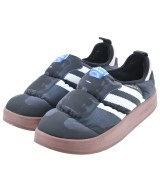 adidas スニーカー