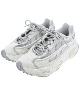 adidas スニーカー