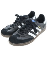 adidas スニーカー