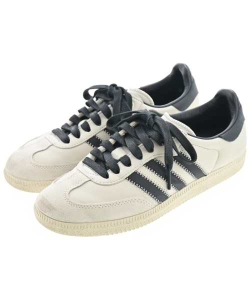 adidas スニーカー