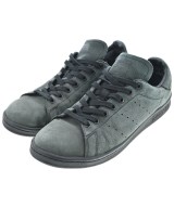 adidas スニーカー