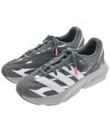 adidas スニーカー