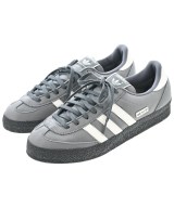 adidas スニーカー