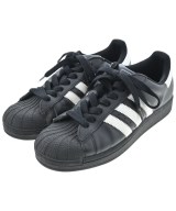 adidas スニーカー
