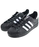 adidas スニーカー