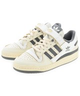 adidas スニーカー
