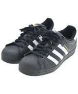 adidas スニーカー