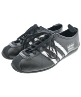 adidas スニーカー