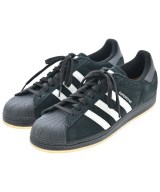 adidas スニーカー