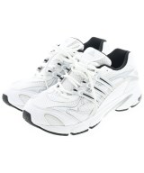 adidas スニーカー