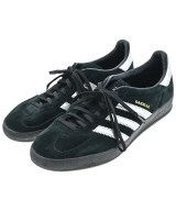 adidas スニーカー