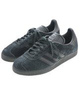 adidas スニーカー