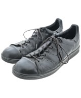 adidas スニーカー