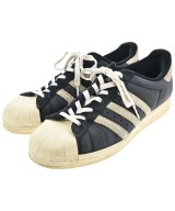 adidas スニーカー