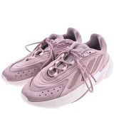 adidas スニーカー
