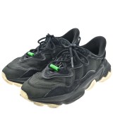 adidas スニーカー