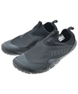 adidas スニーカー