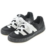 adidas スニーカー