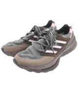 adidas スニーカー