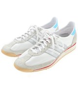 adidas スニーカー