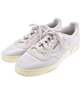adidas スニーカー